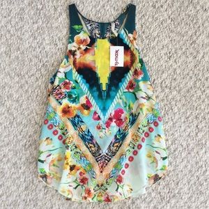 💥NWT💥Rory Beca 💯% silk, w/ peak-a-boo back, M